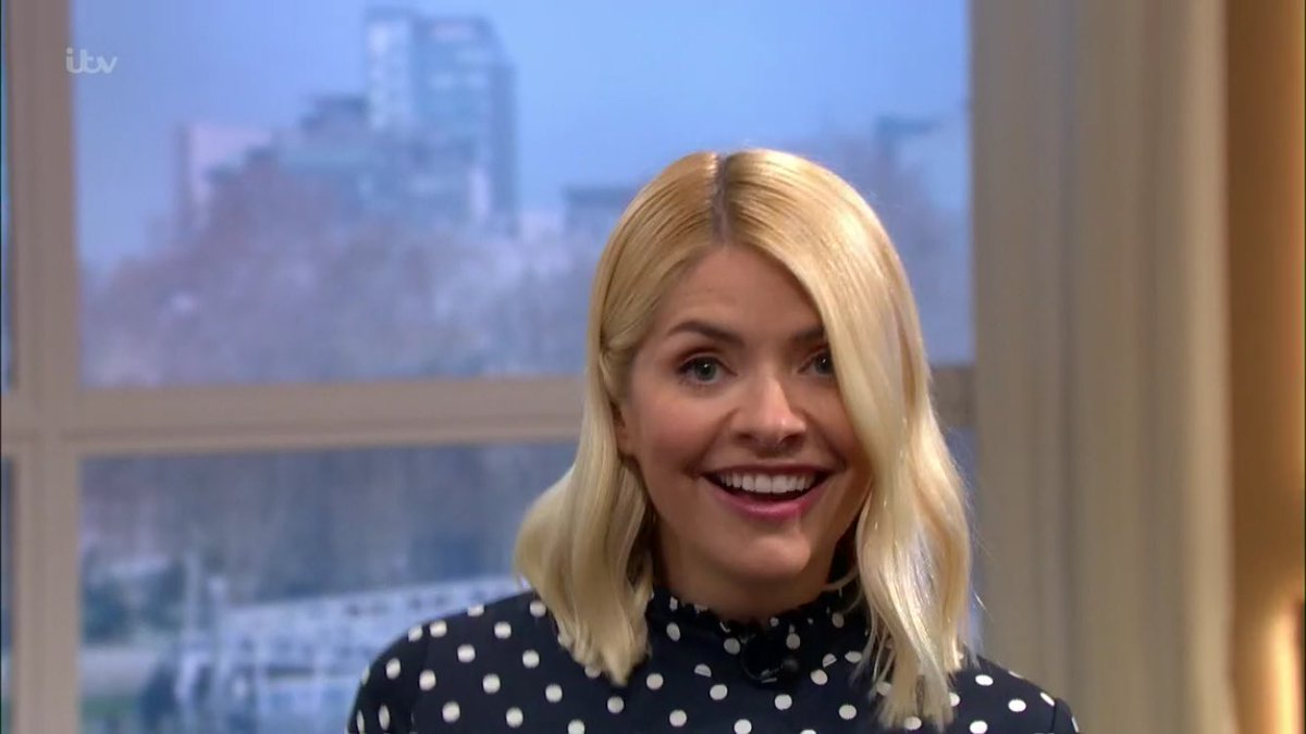 hollywillslove's tweet photo. #closeups @hollywills #ThisMorning #stunningface 😍🤩🥰 https://t.co/PIuIcQV73U