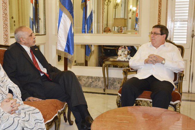 Cuban Chancellor exchanges with Ambassador of Saharawi Democratic Arab Republic 