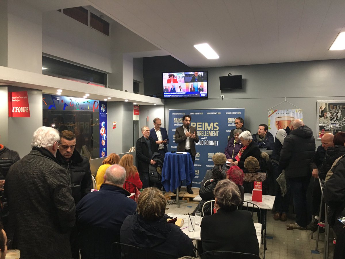 Une belle mobilisation se poursuit autour d’<a href="/arnaud_robinet/">Arnaud Robinet 2020</a> lors des échanges de ce soir, à #Reims Châtillons. La dynamique est du côté de notre candidat 🙂. #ArnaudRobinet2020 #ReimsNaturellement #Municipales2020