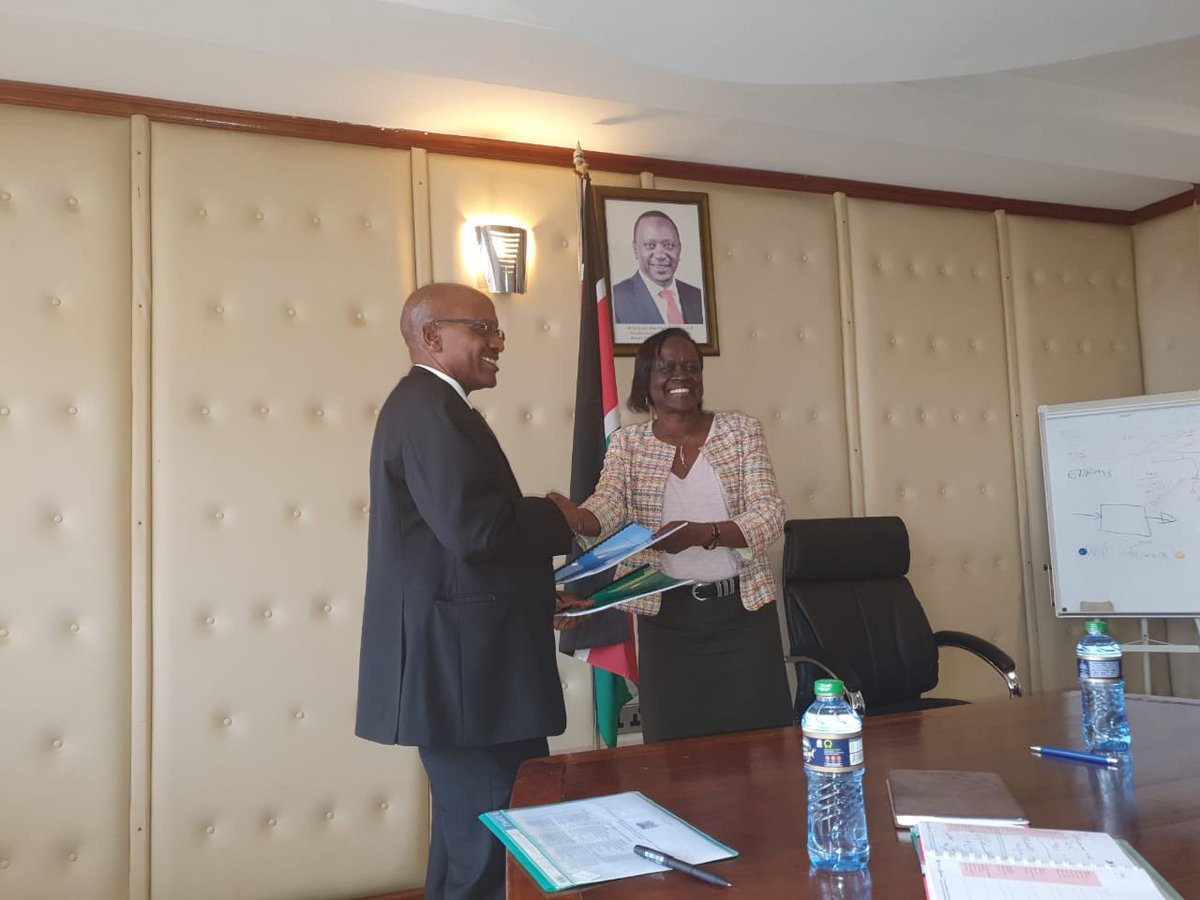 EstherKoimett's tweet image. Handed over the office of the PS Transport 2 my successor Solomon Kitungu today. Thankful 2 the team &amp;amp; CEOs of State Corporations for their hard work, commitment &amp;amp; support during my tenure. The staff gifted me with a beautiful painting🙏🏾 ⁦@TransportKE⁩ ⁦@MoICTKenya⁩