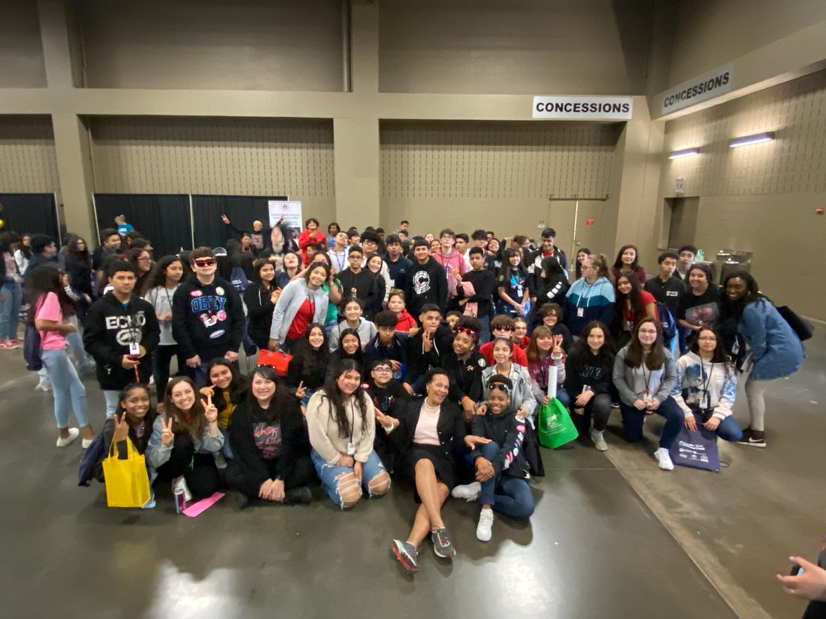 teachonamission's tweet photo. @DVISD_DVMS students enjoyed time at the Expo Center for their annual college and career STEM fest. We are so #DVPROUD #WritingOurOwnScript #OnAMissionForSuccess https://t.co/9nugQjLyZ7