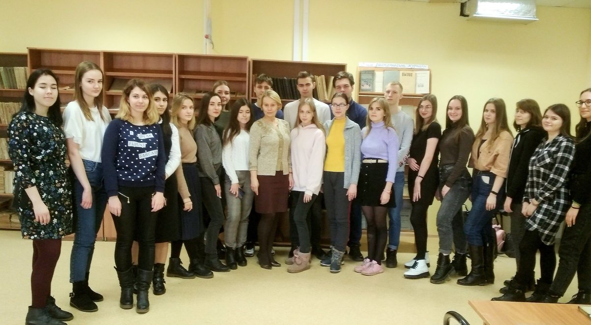 libraryOSTU's tweet photo. Сегодня в НБ состоялась встреча со студентами Института иностранных языков (гр. 92 ПГУ, 94 ЛНГ), посвященная Международному женскому дню. Сотрудники Сектора культурно-исторического просвещения провели увлекательную беседу «О, сколько же открытий чудных нам имя женское сулит». https://t.co/WDPiyYO2m3