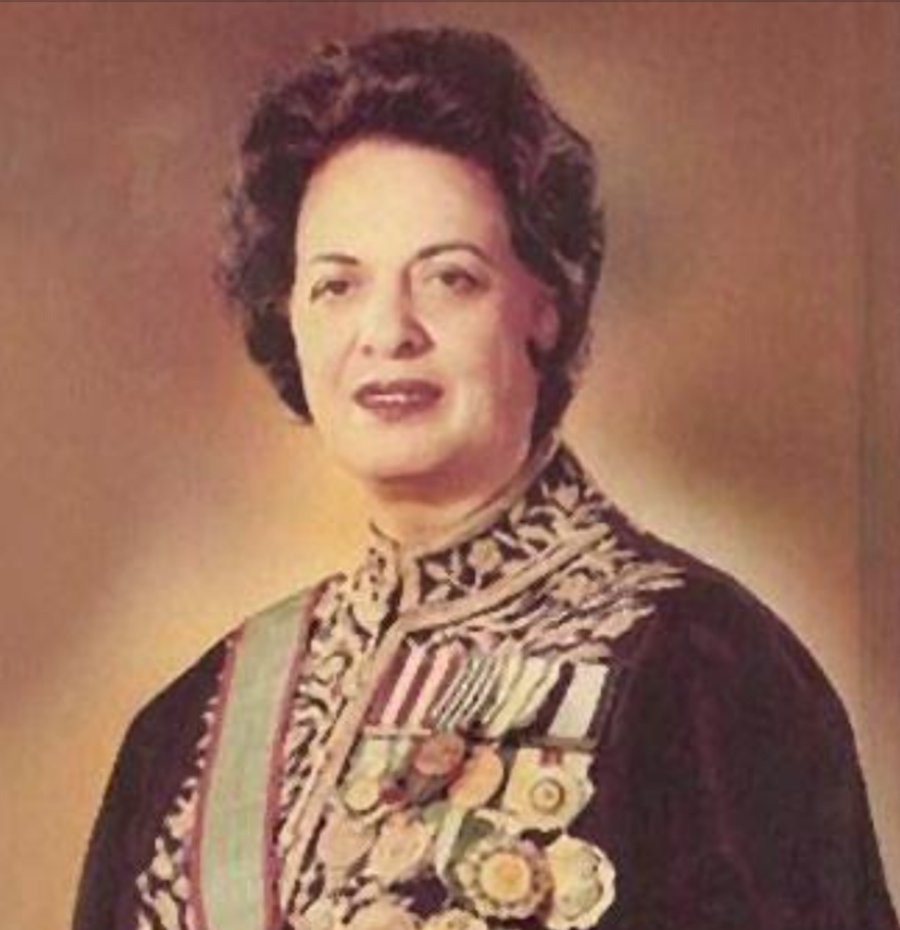 drninaansary's tweet photo. In commemoration of Womenโs History Month - Remembering Farrokhroo Parsa (1922-1980): Iranian physician, educator, parliamentarian & first woman to hold a cabinet position when she was appointed Minister of Education in 1968. #WomensHistoryMonth #Iran #PreRevolution #WomensRights https://t.co/NAdsqTILRD