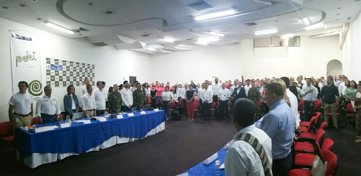 RenovacionCo's tweet photo. En Ibagué comienza la Reunión Institucional entre los alcaldes de los #MunicipiosPDET del #SurdelTolima, delegados de @gobertolima y de entidades del orden nacional, para concretar un Plan de Gestión Conjunta para la implementación de los #PDET. #ElPDETesDeTodos #ElTolimaEsPDET https://t.co/qZv5Cxy7AF