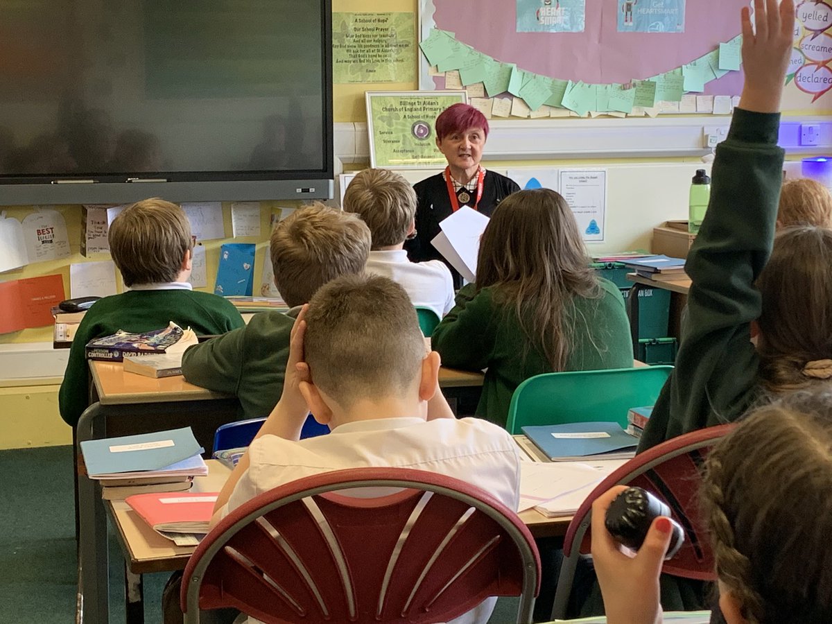 StaidansbMrC's tweet photo. Book Week: Dawn from @STHLibraries popped in to talk to #y5 about #BASH2020. She was impressed by how many children had read the books and how much they’d enjoyed them! 😊#staidansbEng @Staidansb @MrsF_staidansb https://t.co/EzCUfOcdLY