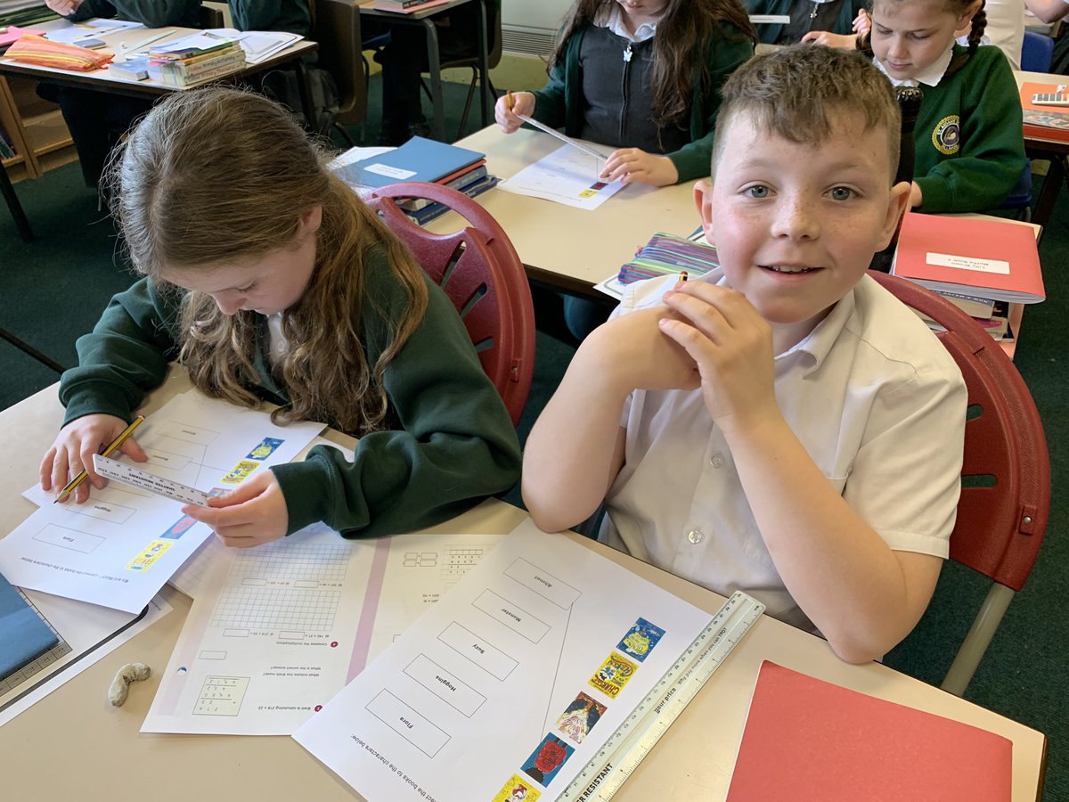 StaidansbMrC's tweet photo. Book Week: Dawn from @STHLibraries popped in to talk to #y5 about #BASH2020. She was impressed by how many children had read the books and how much they’d enjoyed them! 😊#staidansbEng @Staidansb @MrsF_staidansb https://t.co/EzCUfOcdLY