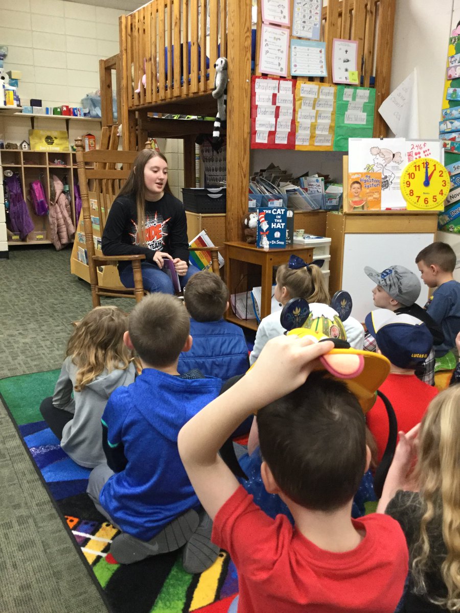 Thank you, Ellie, for sharing your #PRIDE with us! #ReadAcrossAmericaDay ⁦<a href="/sebpsu4/">Stacey Brewer</a>⁩
