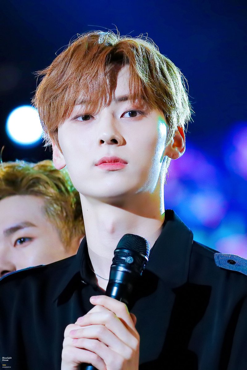Dreamofyou_MH's tweet photo. 191020🦊💝 매일 보고싶은 민현이😭 #민현 #황민현 #MINHYUN #민현의꿈 https://t.co/74HrvN1eyF