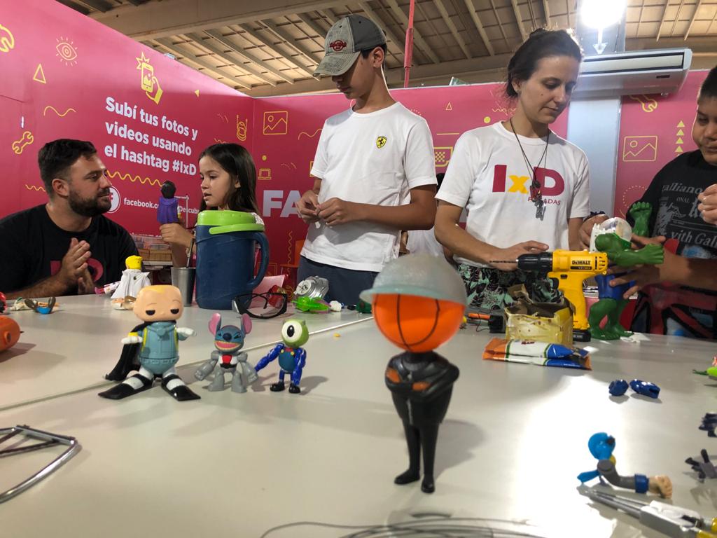 conectar_LAB's tweet image. Algunas postales del encuentro "Tereré Maker" realizado el sábado en #IxDPosadas, centro de innovación educativa de @EducarseAr 🔧💡🤖

#IxD #SomosEDUCAR #Posadas #educación #innovación