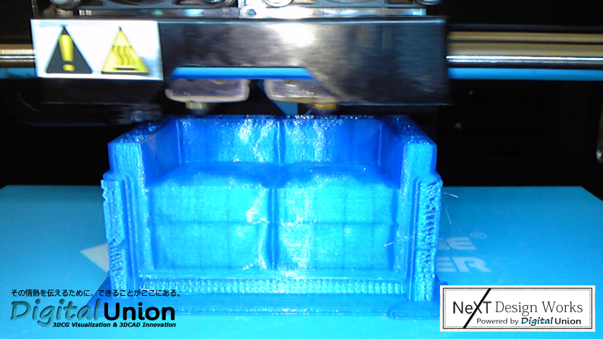 DigitalUnion_jp's tweet image. パントンチェアとコルビジェのLC2を3Dプリント！

#FLASHFORGE
#CreatorPro