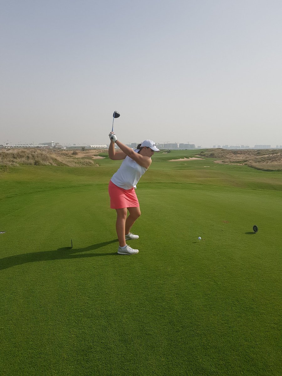 What a difference a day makes! Feeding the pig &amp; chickens with Isabelle <a href="/KidsLoveNature/">Kids Love Nature</a> yesterday. Today practicing for <a href="/LadiesOpenYLAD/">The Ladies Open at Yas Links Abu Dhabi</a> in Abu Dhabi #mumontour