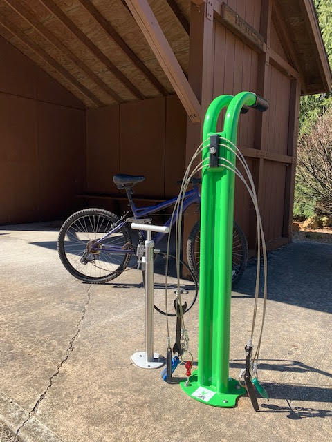 MarionCVB's tweet photo. Thanks to #MCPARC and the @MonRiverTrails a smooth ride is guaranteed. ๐ดโโ๏ธ This repair station is just one that you will find along the Mon River Rail Trail.
๐ Pricketts Fort State Park https://t.co/CVww1Dp6iK
