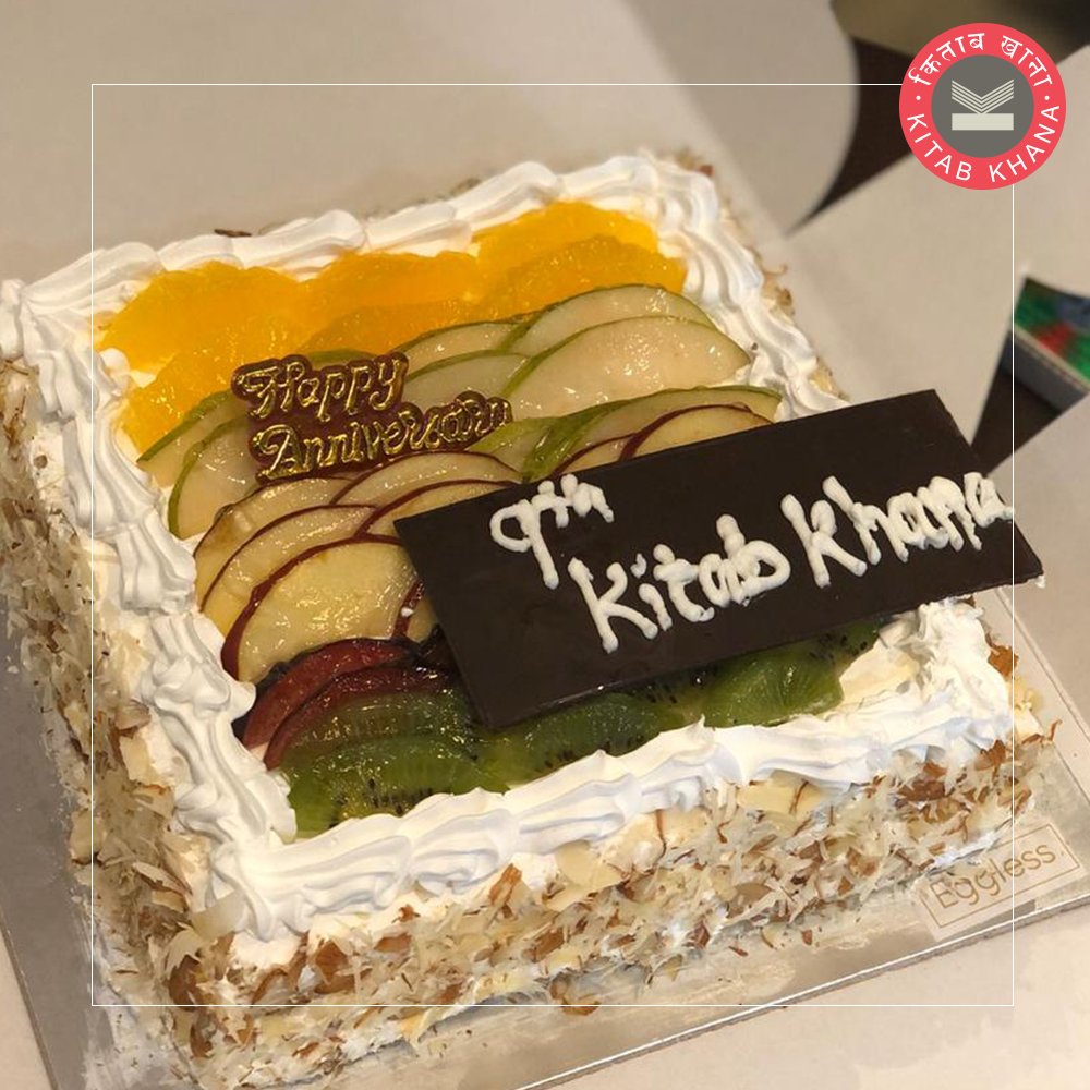 KitabKhanaBooks's tweet photo. As our birthday celebrations continue, the wonderful folks from @HarperCollinsin dropped by with a cake! Thank you for showering us with your love.
#kitabkhanaturns9 #anotheryear #kitabhkhanabirthday #celebrationscontinue https://t.co/6y1RCLvHe5