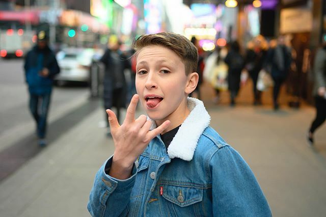 samfine28's tweet photo. Chill out.
.
📸: @hudsonmatter 
Jacket: @levis .
.
@starsdanceco @victorsmalley @angelarmas . .
.
#dance #ballet #boysdancetoo #dancersofinstagram  #dancersdaily #igdance #dancemales #picoftheday #maledancer #balletdancer #balletmagazine #dancesportbo… https://t.co/O7VhTMKjNx https://t.co/aJl64UGZDr