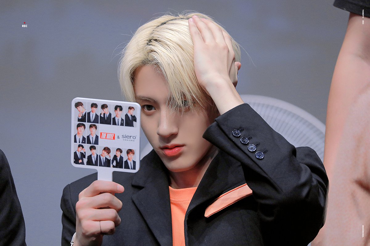 ERICORDING's tweet photo. 190908
#THEBOYZ #더보이즈 #ERIC #에릭 #손영재 https://t.co/53Alhw3TxJ