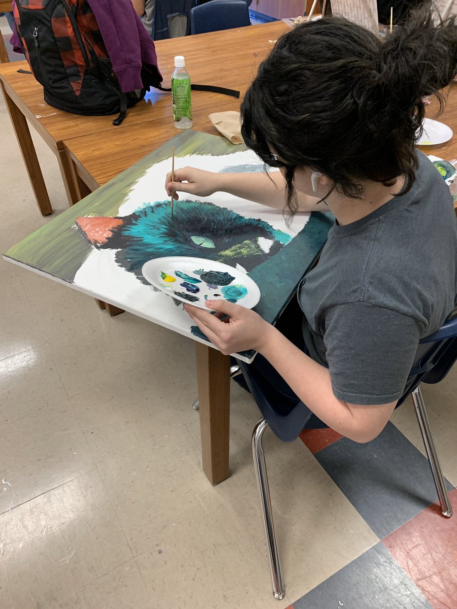 art_ths's tweet photo. It’s a paw-ty in Art 2 Drawing!!  Pet portraits are off to a great start - fur sure!! 🐾🎨❤️ @TISDTHS @FineArtsTomball https://t.co/det7nH5Uid