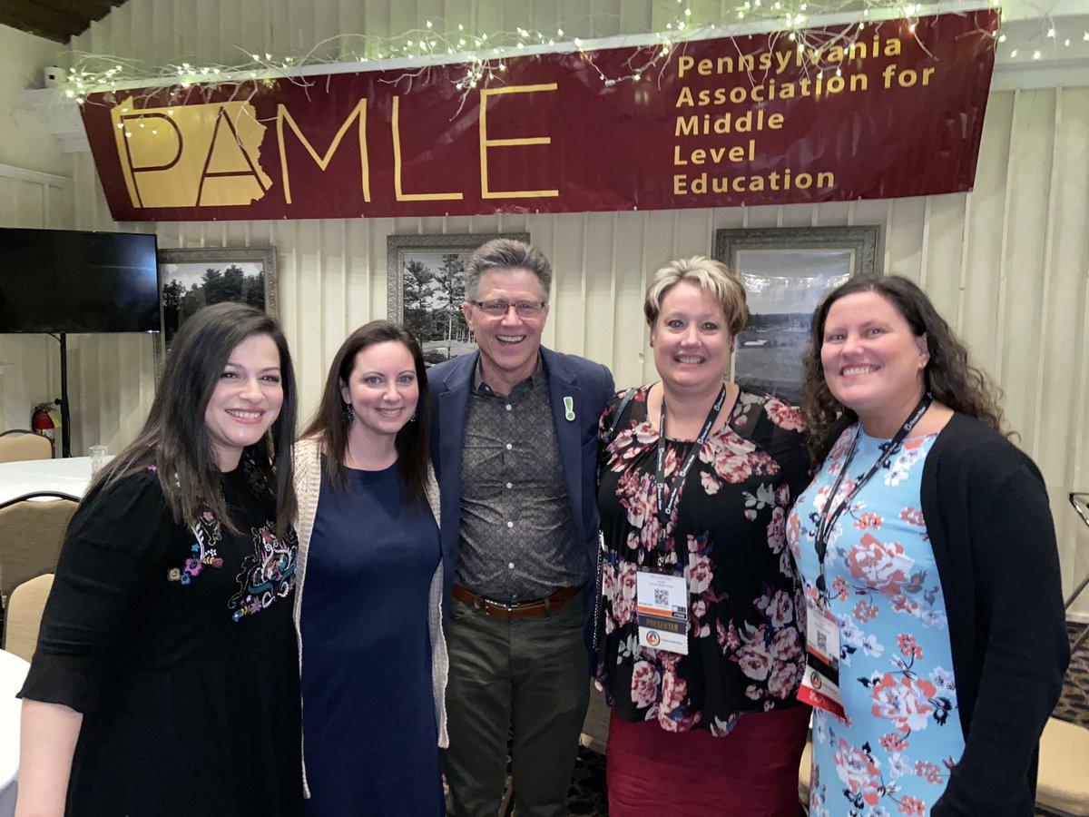 RaganMath's tweet image. Meeting the original Phillie Phanatic (our Keynote speaker) 💚⚾️ #PennDelcoProud #NMSproud #phillies #PAMLE2020