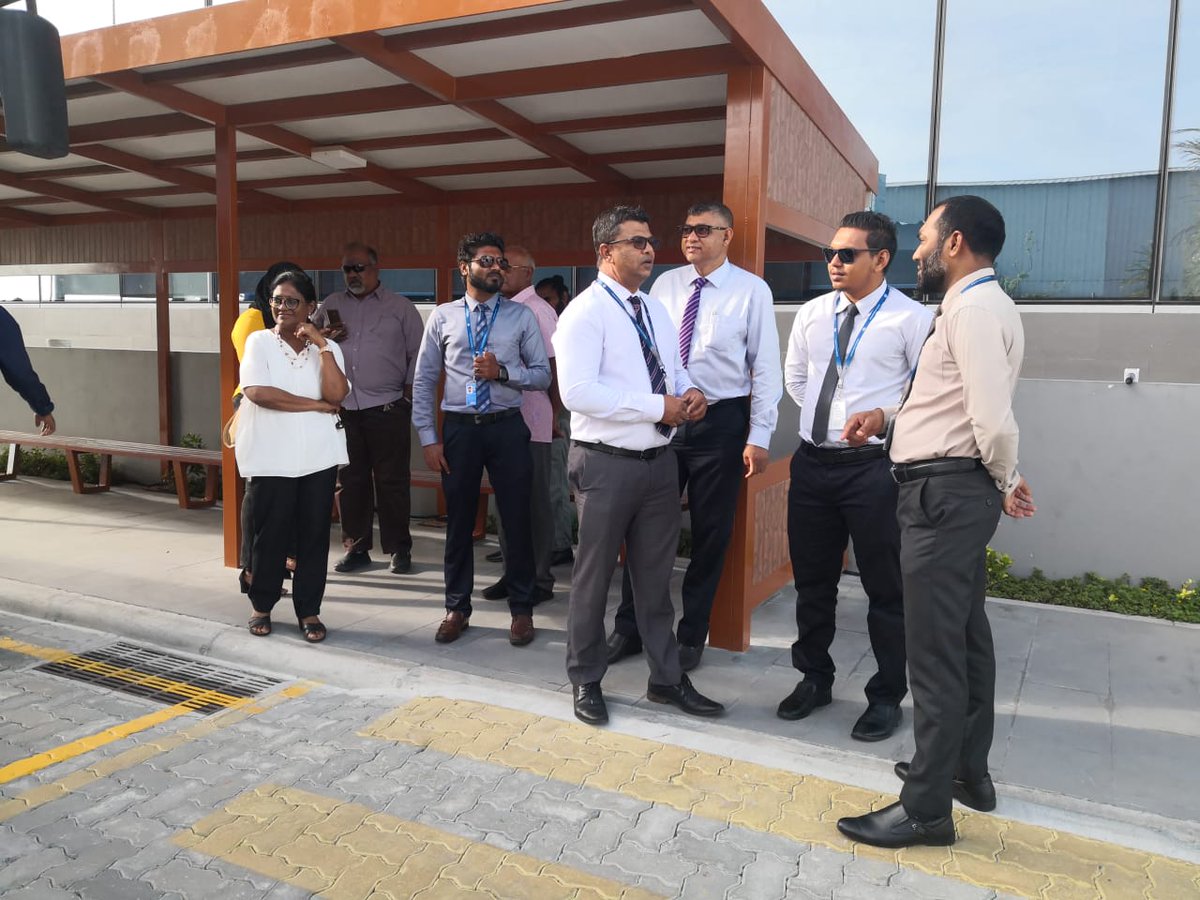 Portmv's tweet photo. GMTL's buses now stops at the newly inaugurated bus stop near Dharumavantha Hospital. Our buses now cover more than 60% of Malé city's ring road, bringing you more closer to where you want to go. #catchaBus https://t.co/xgvObN2iL7