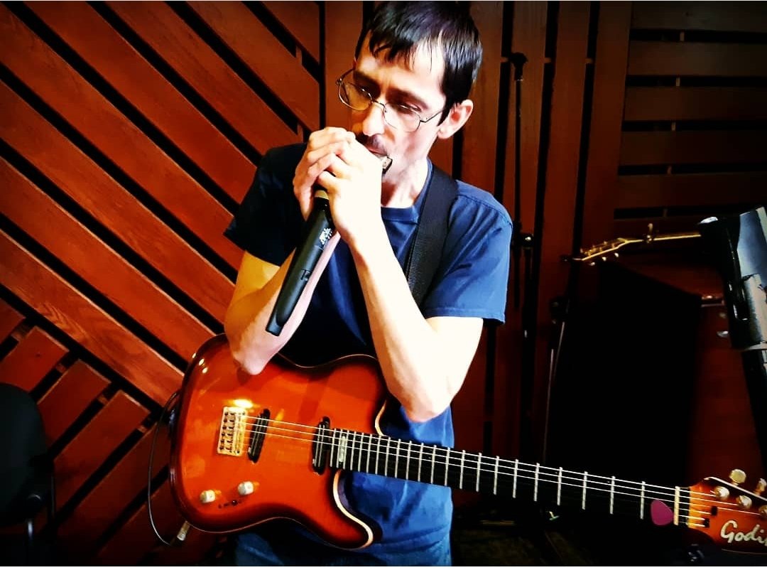 You can go ahead and add "harmonica" to the long and distinguished list of this man's talents.  The man who's alwaything thinking..Toby Martin! 

"Praise him with a blast of the ram’s horn; praise him with the lyre and harp!"
Psalm 150:3
#WorshipUnitedMusic