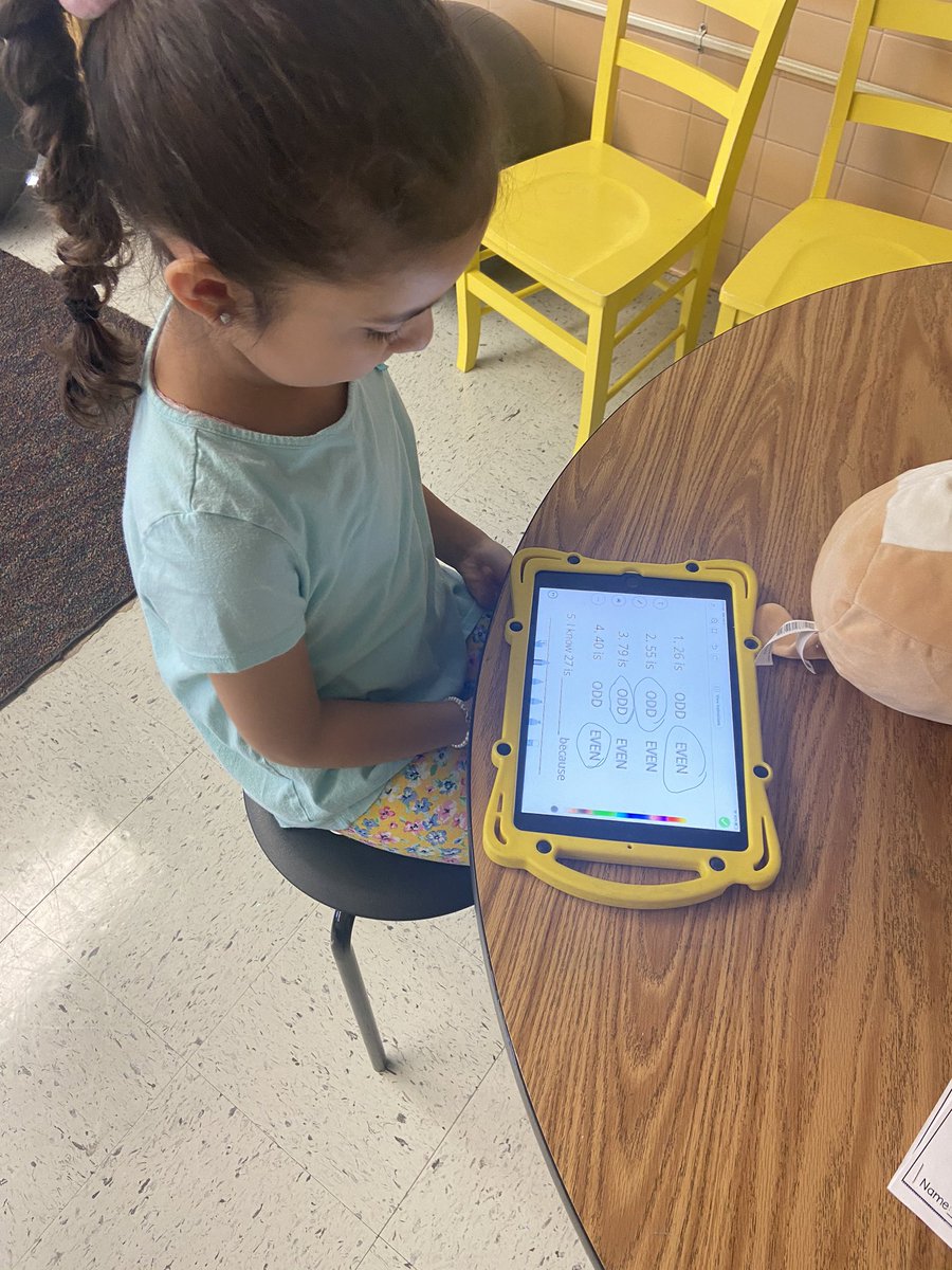 ColgerMrs's tweet photo. Using seesaw to practice new and old math skills! @GuilfordEle #gatorsdeserveit20 https://t.co/MhgYU6a1Ed