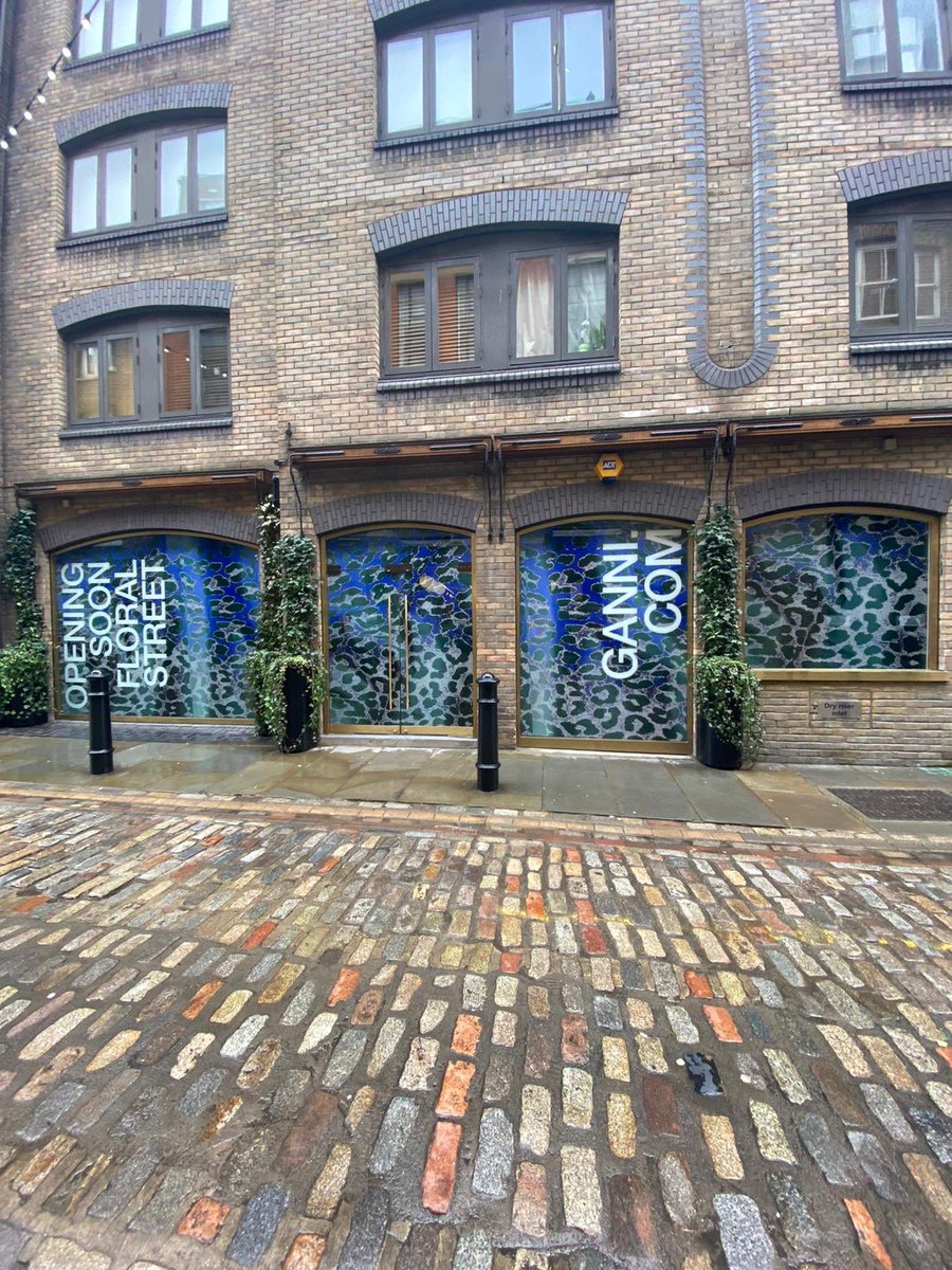 NewmarkRetailUK's tweet photo. Second London store for our client @Ganni_Official opening soon at #FloralStreet @CoventGardenUK. Deal by Rebecca Blenkinsop @HDHRealEstate.
@CBRE_UK acted for #Capco
#HDHClient #NewStore #SecondLondonStore #Danish #Brand #UK #London #Retail https://t.co/gY54aqYpe5