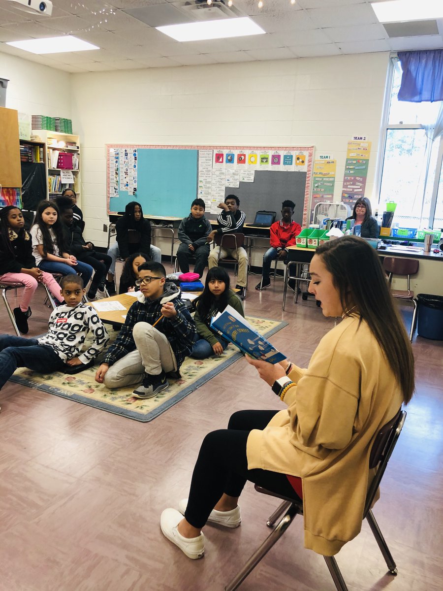 LGradcoach's tweet photo. So glad to be @TES_hcs for #ReadAcrossAmericaDay with @brantab ECE students!  Love to see these @LGHS_HCS students reading with their elementary friends! @HenryCountyBOE @shellycburch  @TonyTow64072183 #ctaedelivers📕💙📕💙📕 https://t.co/mNnoxfxdzV