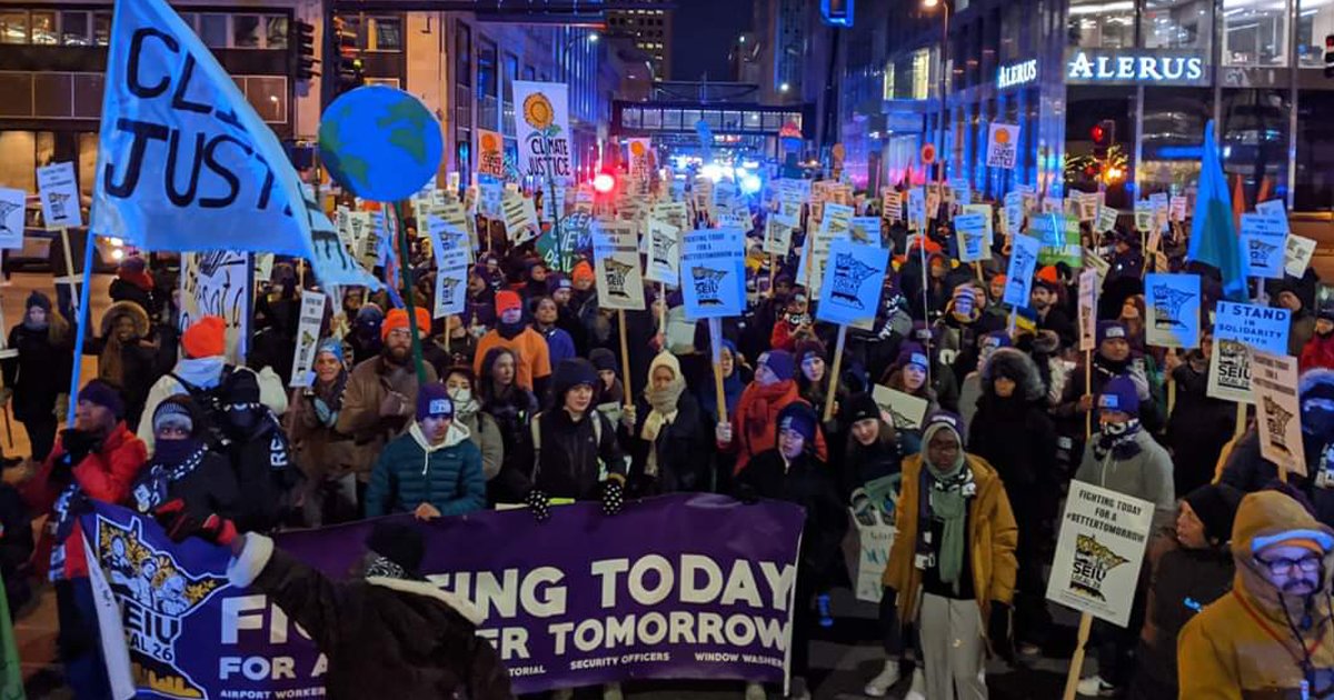 4000 Minneapolis janitors walked off the job to demand that their bosses:
 ✅ Create a Green Cleaning Training Program
 ✅ End lobbying against clean energy
 ✅ Pursue bold policies like a local #GreenNewDeal
 ✅ Close an incinerator that pollutes communities of color