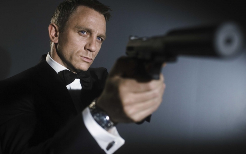 Happy birthday, Daniel Craig! Today the English actor turns 52 years old, see profile at:  