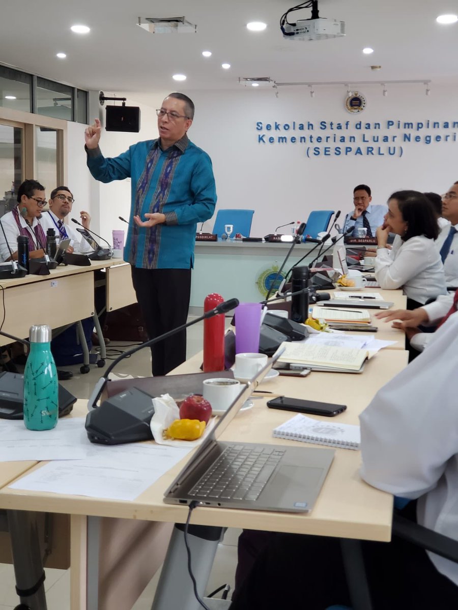 It is always delightful to share and discuss global issues with colleagues <a href="/sesparlu/">Sesparlu Kemlu RI</a> and Sesdilu. Good luck with the training and wish you all an excellent careers ahead.
@kemlupusdiklat

#inidiplomasi #indonesianway