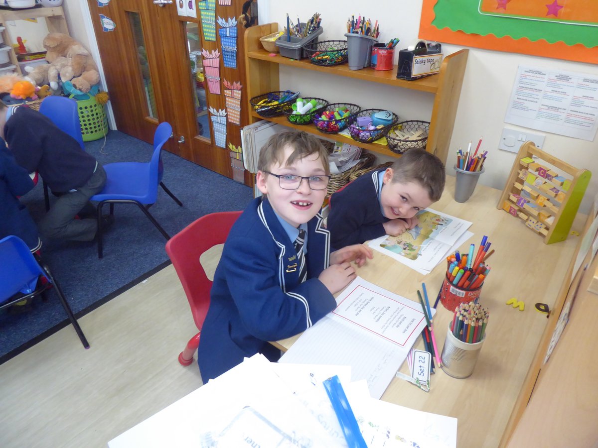 SDPPrimary4_'s tweet photo. A most enjoyable paired reading session with @SDPReception_ and Primary 4 this afternoon - we couldn't believe how much progress the Reception children have already made with their reading this term!😃👍📘 #reading #BeSomeone  #stdominicsprimaryschool https://t.co/P5kmGjMlnD