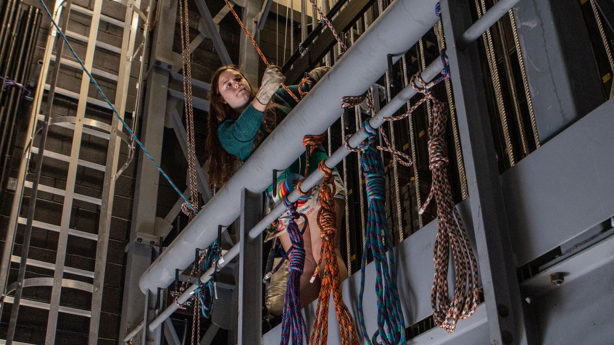 RiderPrecollege's tweet photo. Register now for DRAMA TECH THEATRE DESIGN INSTITUTE and receive a professional introduction in all aspects of backstage work, including technical aspects, stage management and theatre design. Learn more at https://t.co/6kExsiLdTy https://t.co/BTeRG9umjq