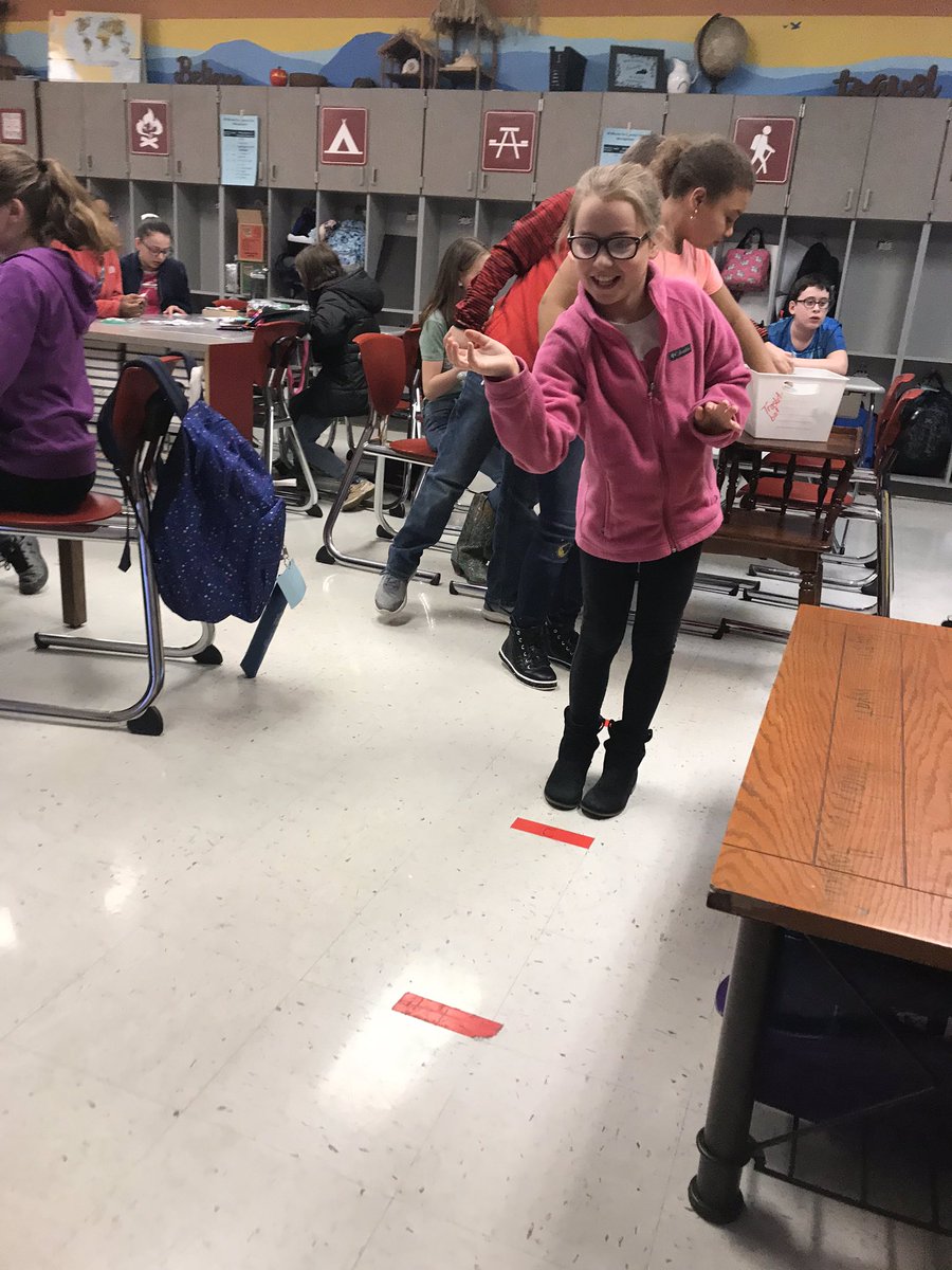 MrsKegley's tweet photo. Today we are using scenarios and trasketball to learn about the branches of government! @MasonCoSchools @MCISRoyals #historyalive #trasketball https://t.co/BHnuyLZ7GN