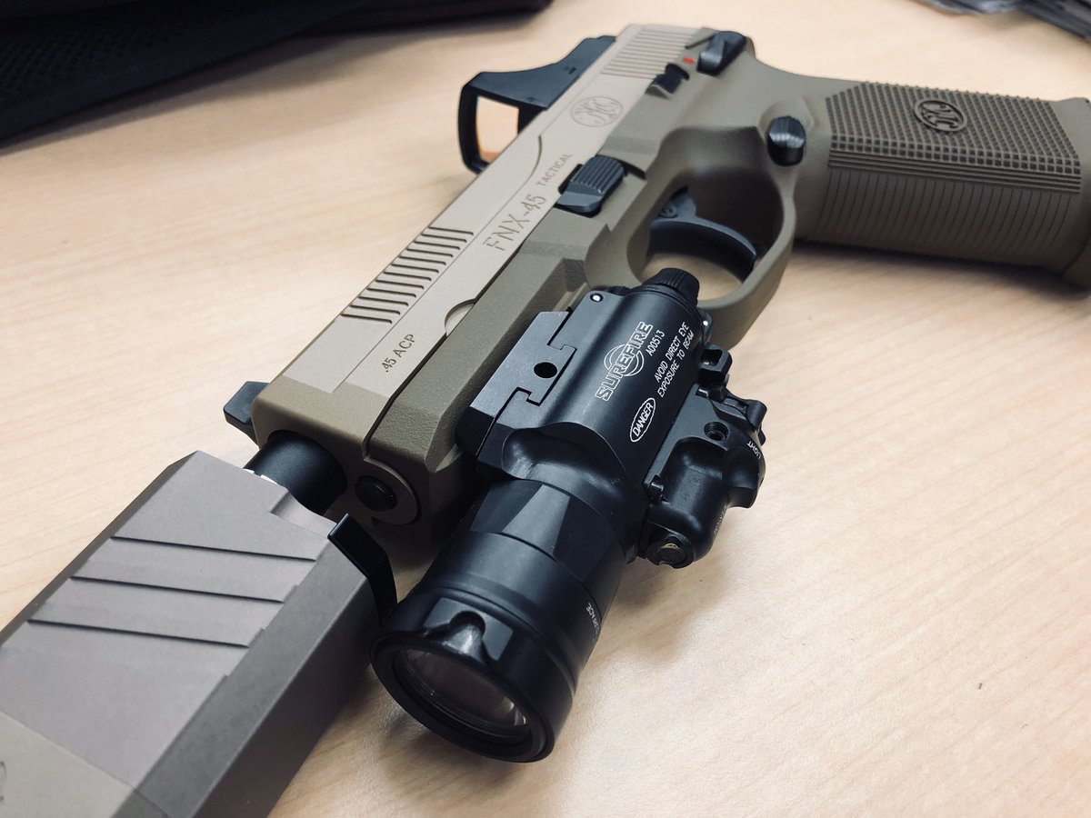 FNX45はいいぞおじさん「FNX45はいいぞ」 