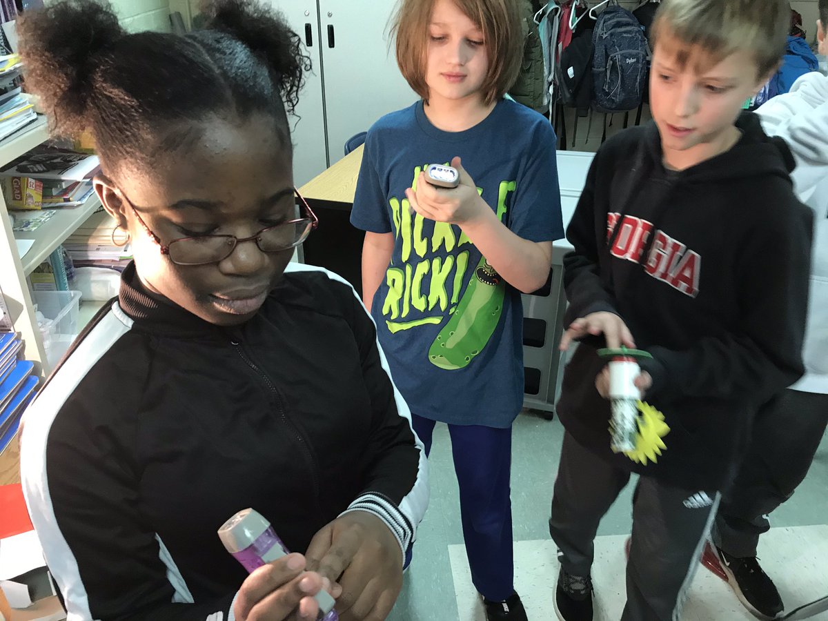 teaching3Ls's tweet photo. 5th Grade Fun! We had a visit today from High Touch High Tech!   It was great review of our earlier unit about magnetism and electricity.
#rneGreatThings https://t.co/hcQbs6kn9C