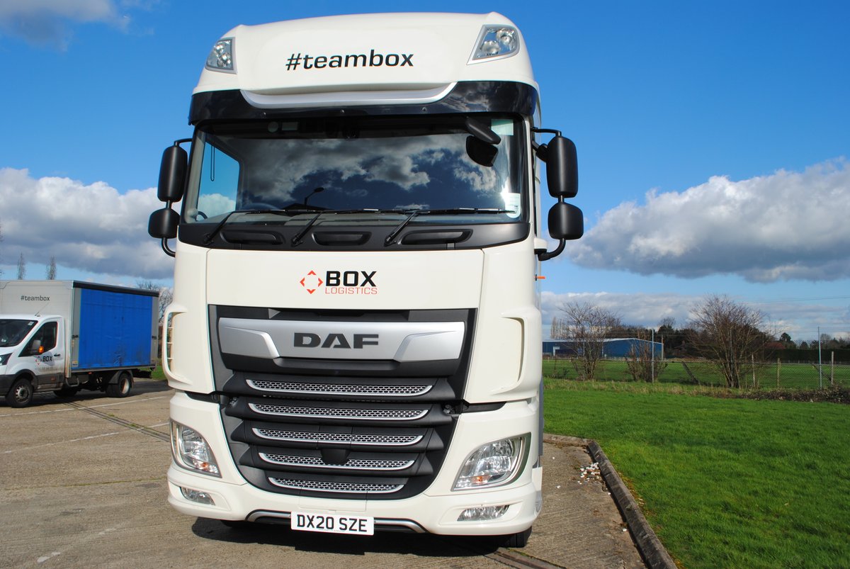 boxlogisticsuk's tweet photo. My artics bring all the drivers to the yard... and damn right! Their better than yours ;) #teambox #pallex #palletways #newvehicles #logistics #networkfreight #palletdeliveries #logo #boxlogistics #pallets #artics #logistics #transport https://t.co/nSfO4mdm0j