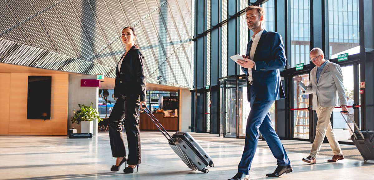 HomeKeepr's tweet image. Everyone is talking about #Coronarivus // here are some tips to stay safe if you're headed to a convention or any large gathering buff.ly/2vi7TL3