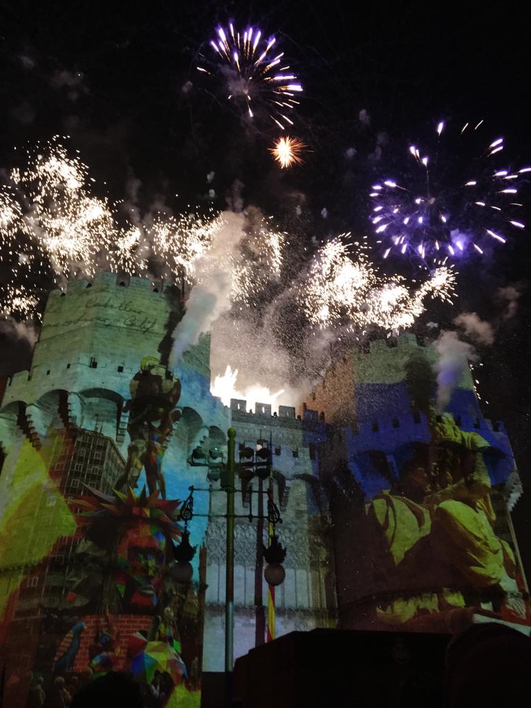 valenciacf_en's tweet photo. ✨✨ Opening Ceremony ✅
𝙵𝙰𝙻𝙻𝙰𝚂 𝟸0𝟸0 #VCFenFalles 🔥 https://t.co/Ptf8fG1dcy