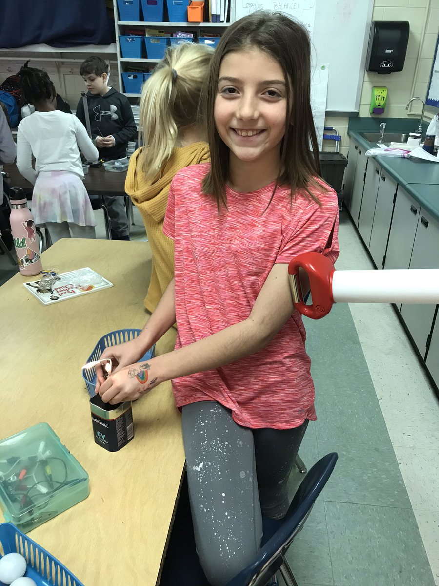 teaching3Ls's tweet photo. 5th Grade Fun! We had a visit today from High Touch High Tech!   It was great review of our earlier unit about magnetism and electricity.
#rneGreatThings https://t.co/70l9DyjgOW