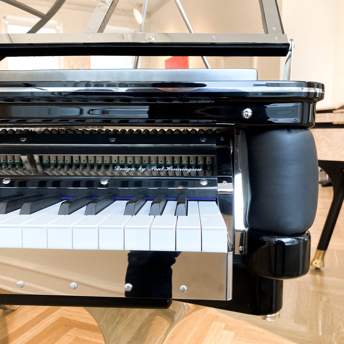 PH_Pianos's tweet photo. Probably the most beautiful grand piano in the world 😍
#poulhenningsen #phpianos #bluthner #music #pianodesign #piano #grandpiano #flygel #pianoart #pianolovers #pianomusic #pianoforte #pianist #danishdesign #interior #scandinaviandesign #design #bauhausdesign #bauhaus #artdeco https://t.co/D6Epi8PEV8