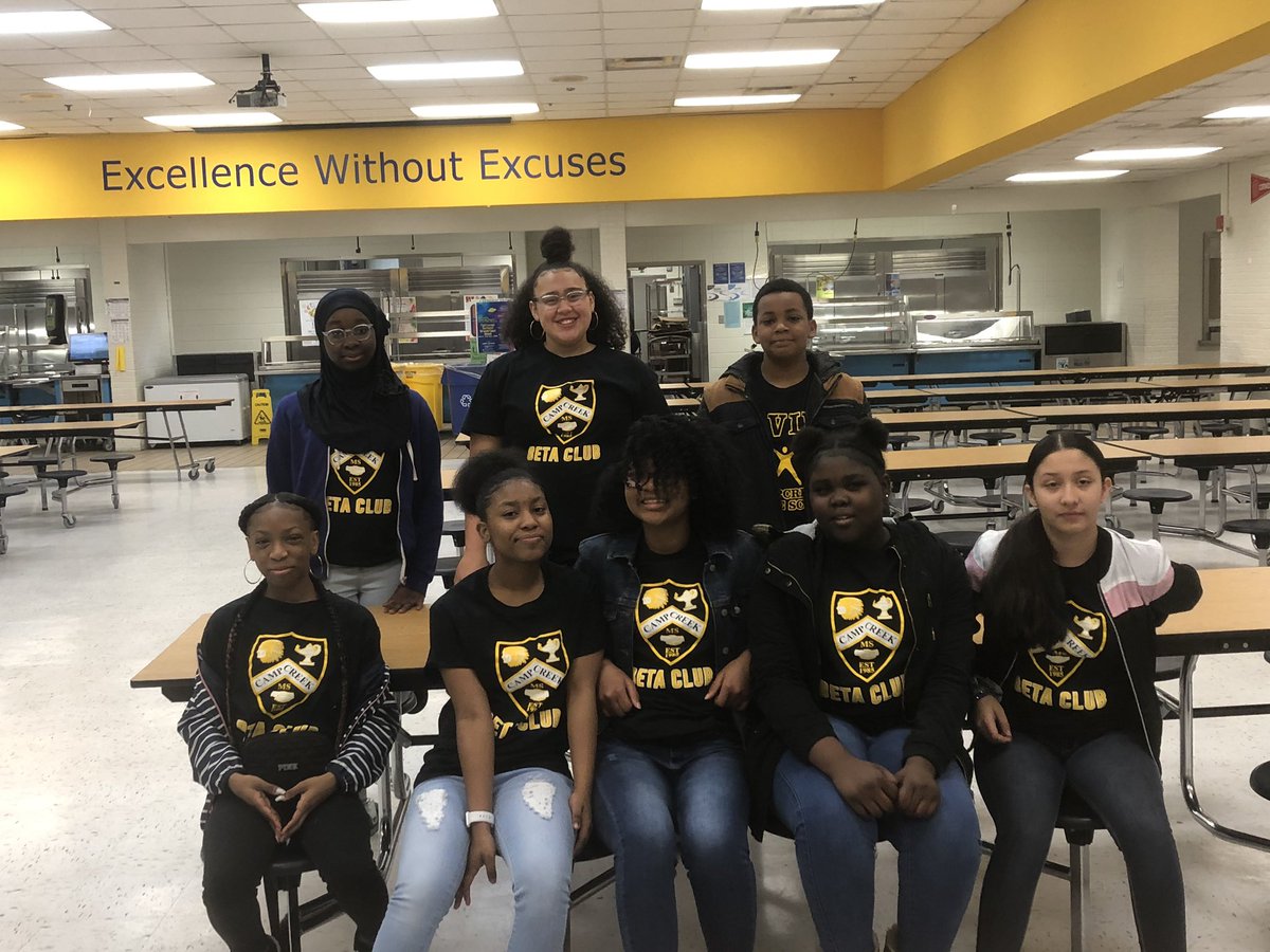 CCMSBeta1's tweet photo. Camp Creek at Seaborne Lee for Read Across America Day! @JarvisAdamsEdu @CampCreekMiddle https://t.co/Dis3I0skTb