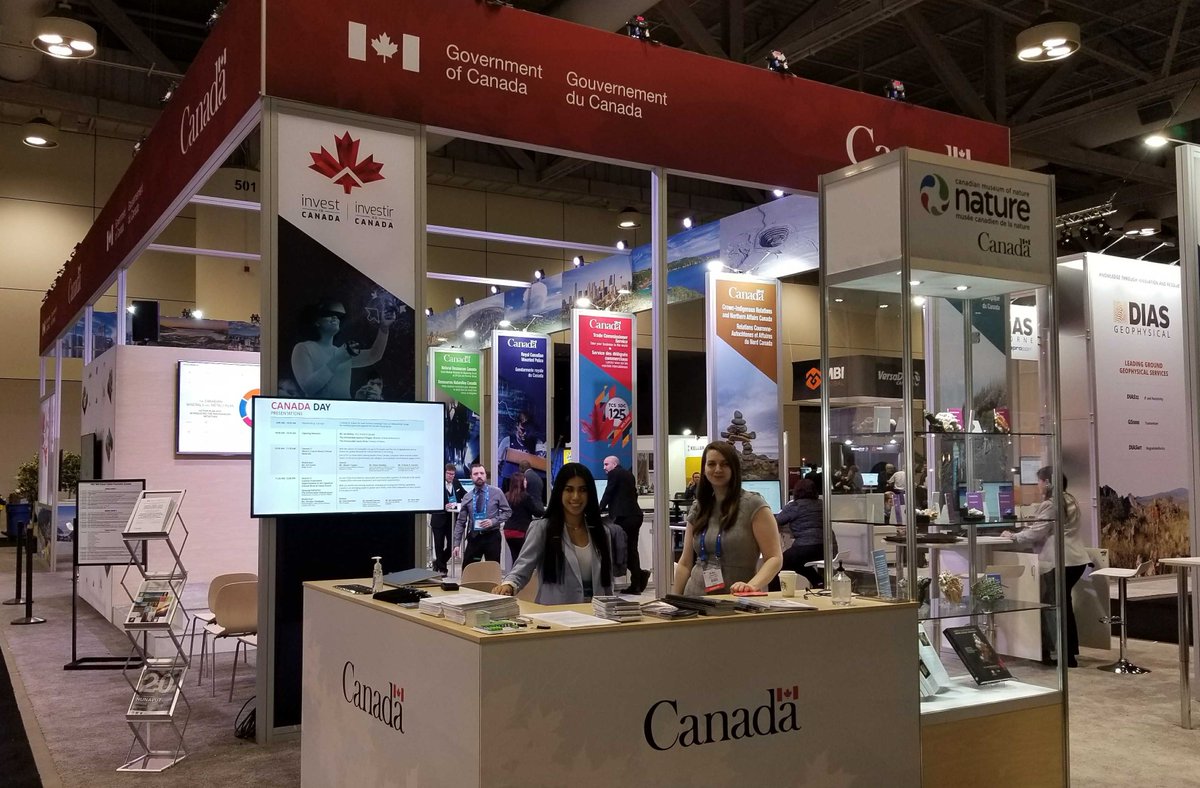 SDC_TCS's tweet photo. C’est la « Journée du Canada » à #ACPE2020! @investir_canada et @RNCan mettront en lumière des chefs de file canadiens en #DéveloppementMinierDurable, technologies de pointe et milieu de travail inclusif! https://t.co/ziMY8Jgq7r