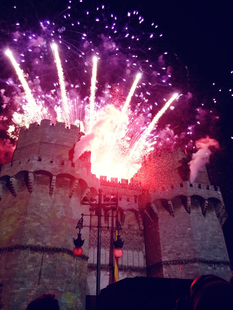 valenciacf_en's tweet photo. ✨✨ Opening Ceremony ✅
𝙵𝙰𝙻𝙻𝙰𝚂 𝟸0𝟸0 #VCFenFalles 🔥 https://t.co/Ptf8fG1dcy