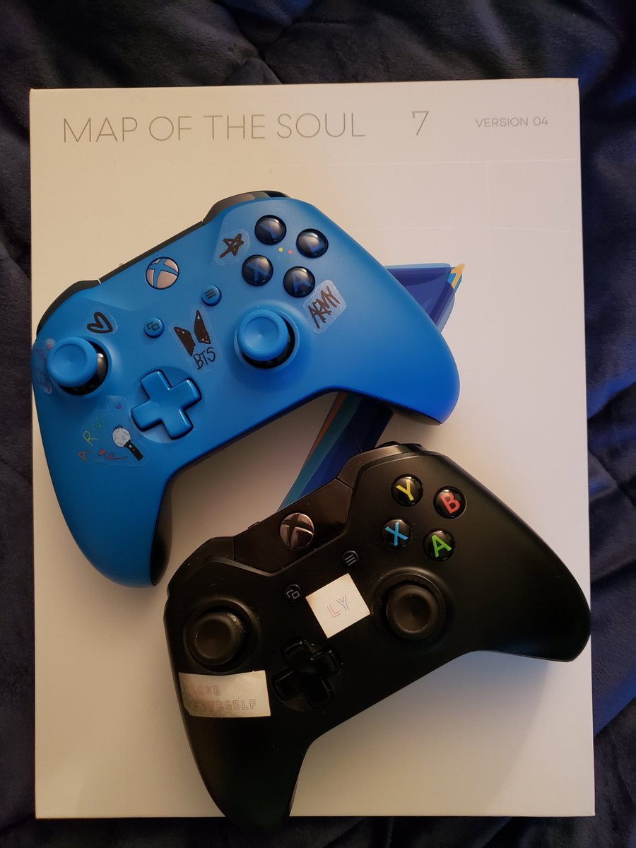 AllyseMarieB's tweet photo. My old @Xbox controller was going out so I had to upgrade! The stickers in MOTS 7 look great on it right?! They should stand up better than the LY stickers on my old controller 😁

@BTS_twt https://t.co/qW81tFegtj
