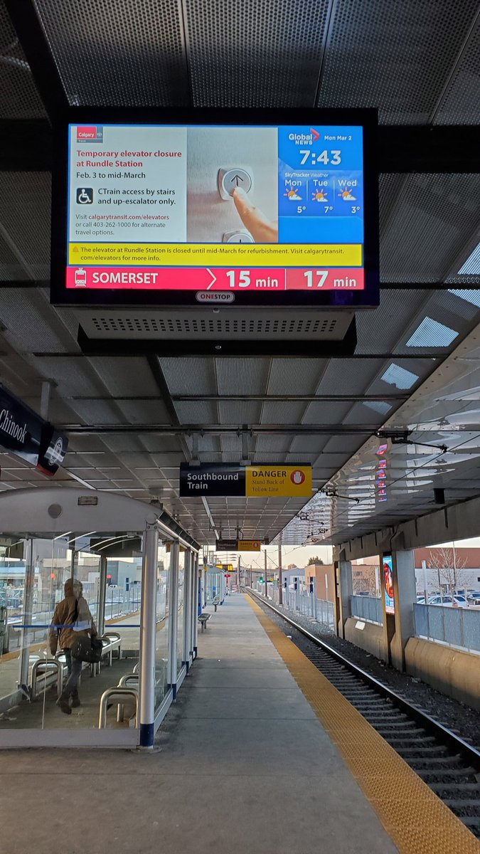luu_don's tweet photo. @calgarytransit this is "rush hour" service? Or having two trains come at once will still have a 7-8 min avg wait time? Hope we can have better service than this! Especially when passes and fares keep on increasing. Or is the new Calgary transit service "Pay more get less". https://t.co/ePEWUvLA0r