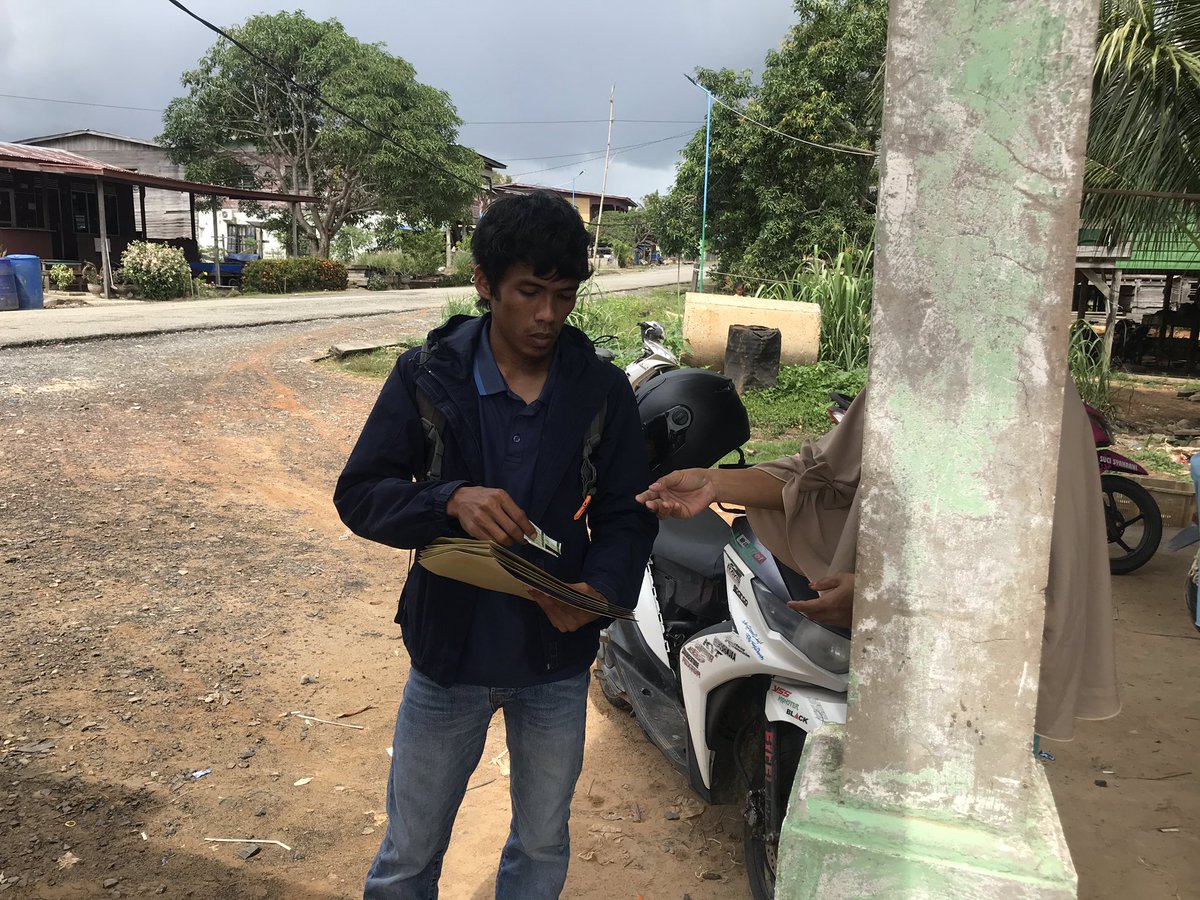 KaltaraPpb's tweet photo. “Jemput Bola” Pelayanan Terpadu oleh SKPT Koloborasi bersama PPB Kab. Nunukan Kaltara dalam penerbitan PAS Kecil/Besar, BPKP dan KUSUKA untuk Pelaku utama Perikanan @Edhy_Prabowo @PPBPUSLATLUHKP @fisheris_ @BudidayaKKP @susipudjiastuti @jokowi https://t.co/LGW0fD7KWx
