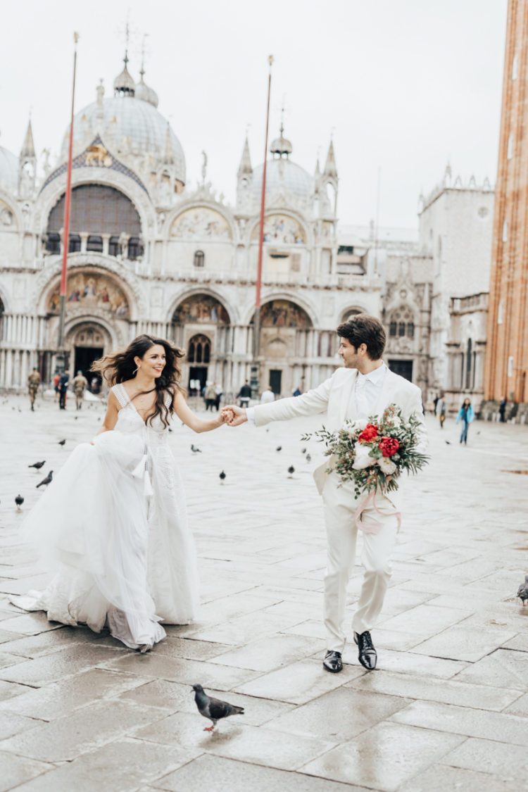crazyforus's tweet photo. Intimate Venice Wedding With A Romantic Feel; #VeniceWedding #BrideToBe #RomanticWedding #IntimateWedding https://t.co/r1uCypvKd9 https://t.co/blC3lAZ0Dy