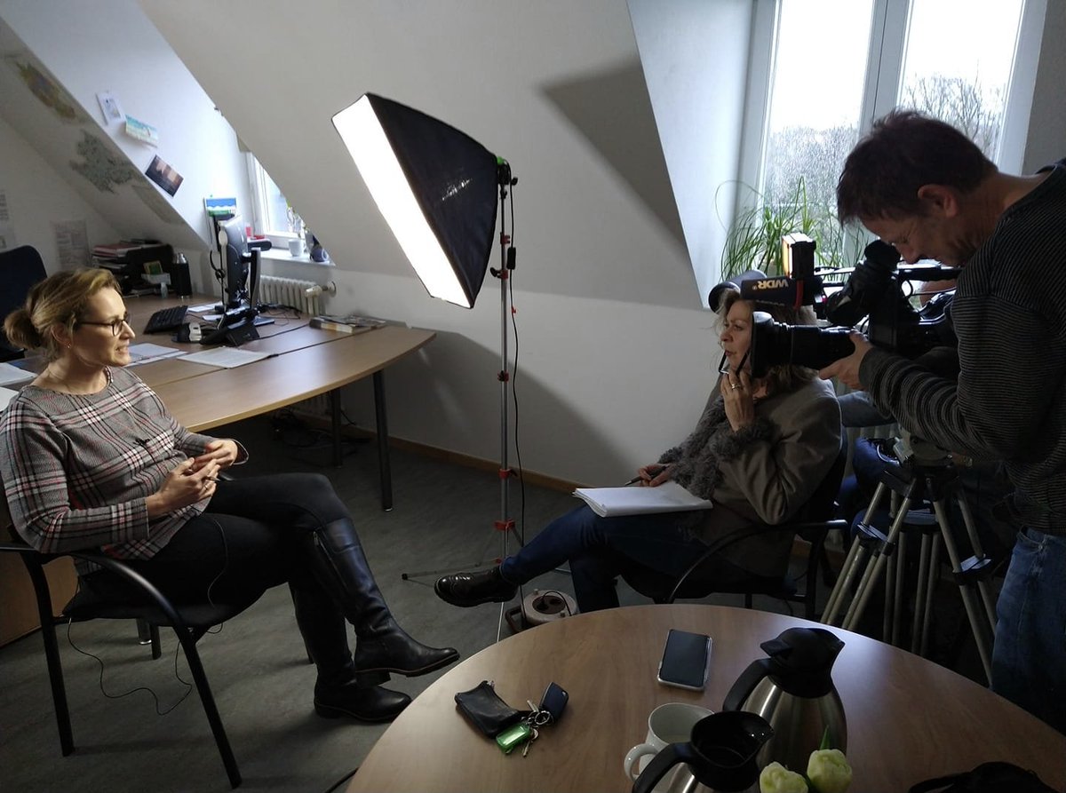 Die WDR-Lokalzeit Münsterland berichtet heute über das neue Fachkräfteeinwanderungsgesetz und hat dazu unsere Kollegin Anne Eckert interviewt. Das Gesetz bietet Chancen, aber die Einwanderung muss verantwortlich gehandhabt werden. #Pflegekräfte #Fachkräfteeinwanderungsgesetz #WDR