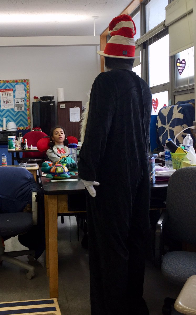 MrsHipius's tweet photo. The Cat came to visit @syracuselatin, today, to help us celebrate #ReadAcrossAmerica. @SyracuseSchools https://t.co/XeBRDPdiIJ