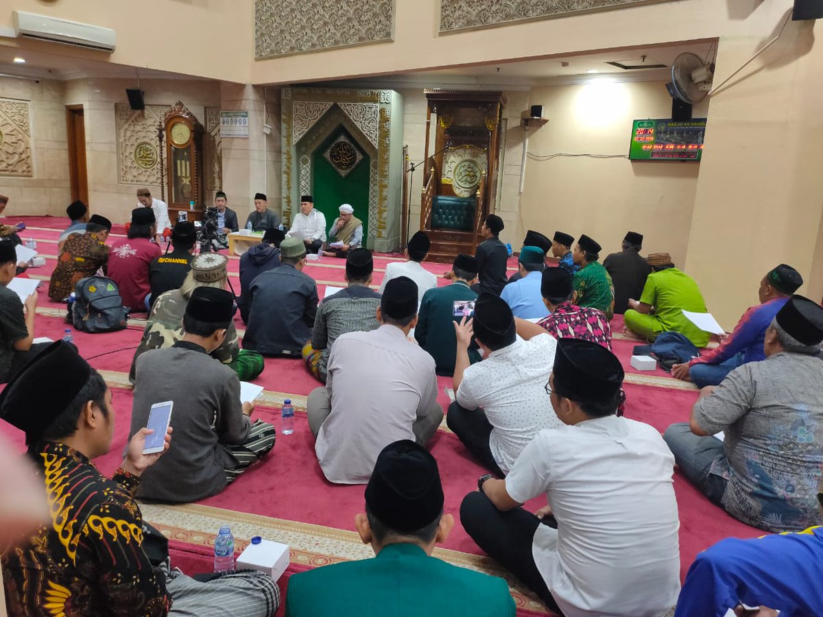 lanthin9's tweet photo. Lihatlah orang-orang yang dibawahmu dalam urusan harta dunia, dan jangan sekali-kali melihat yang berada di atasmu, supaya kamu tidak meremehkan karunia Allah yang diberikan kepadamu. #NusantaraBersholawat https://t.co/h8GsfaqArR