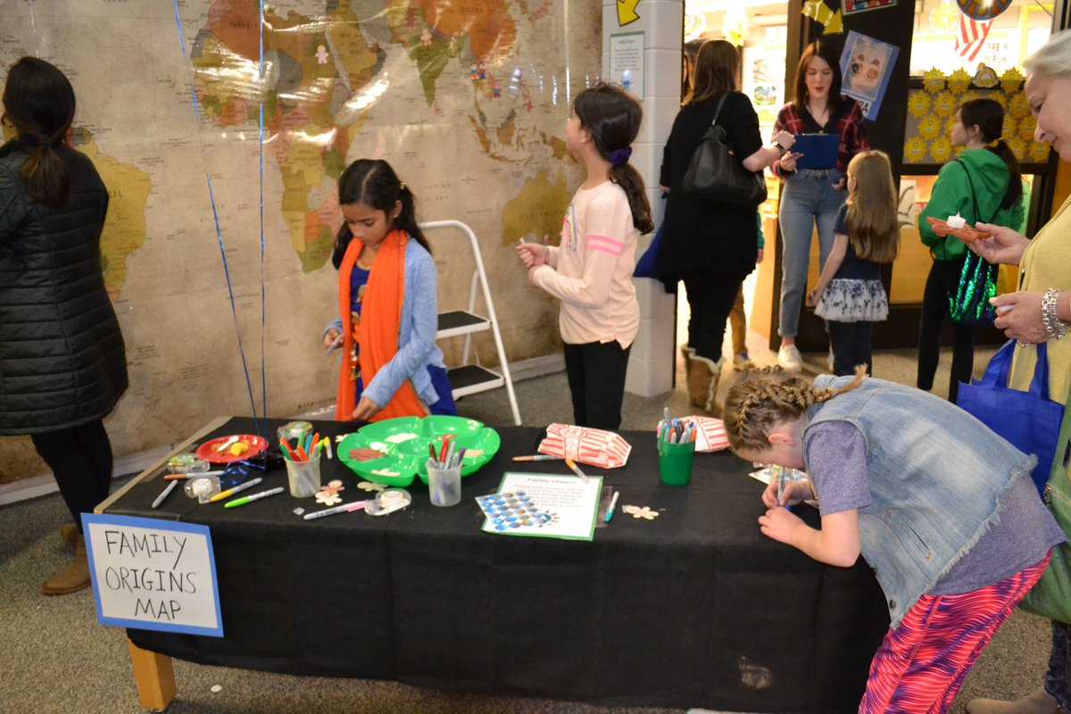 DAPreschool's tweet photo. More photos from International Night! https://t.co/Kk23ZUIxmW